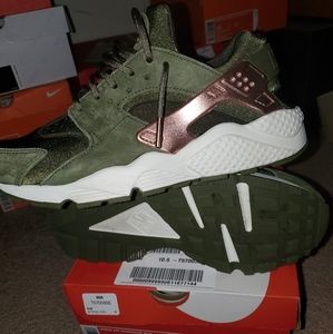 Nike Air Hurache Run - Womens